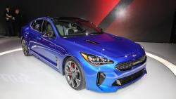 2018-kia-stinger-detroit-2017 (15).jpg