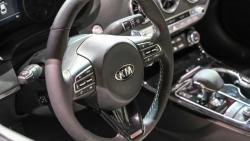 2018-kia-stinger-detroit-2017 (3).jpg