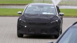 2018-kia-ceed-spy-photo (1).jpg