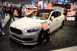 Kia представила 650-сильный седан K900