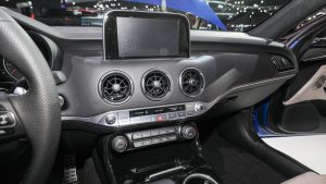 2018-kia-stinger-detroit-2017 (5)
